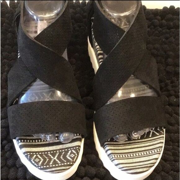 Very G Allie Platform Gladiator Sandals size 9.5 or 10, Black and White - Picture 7 of 9